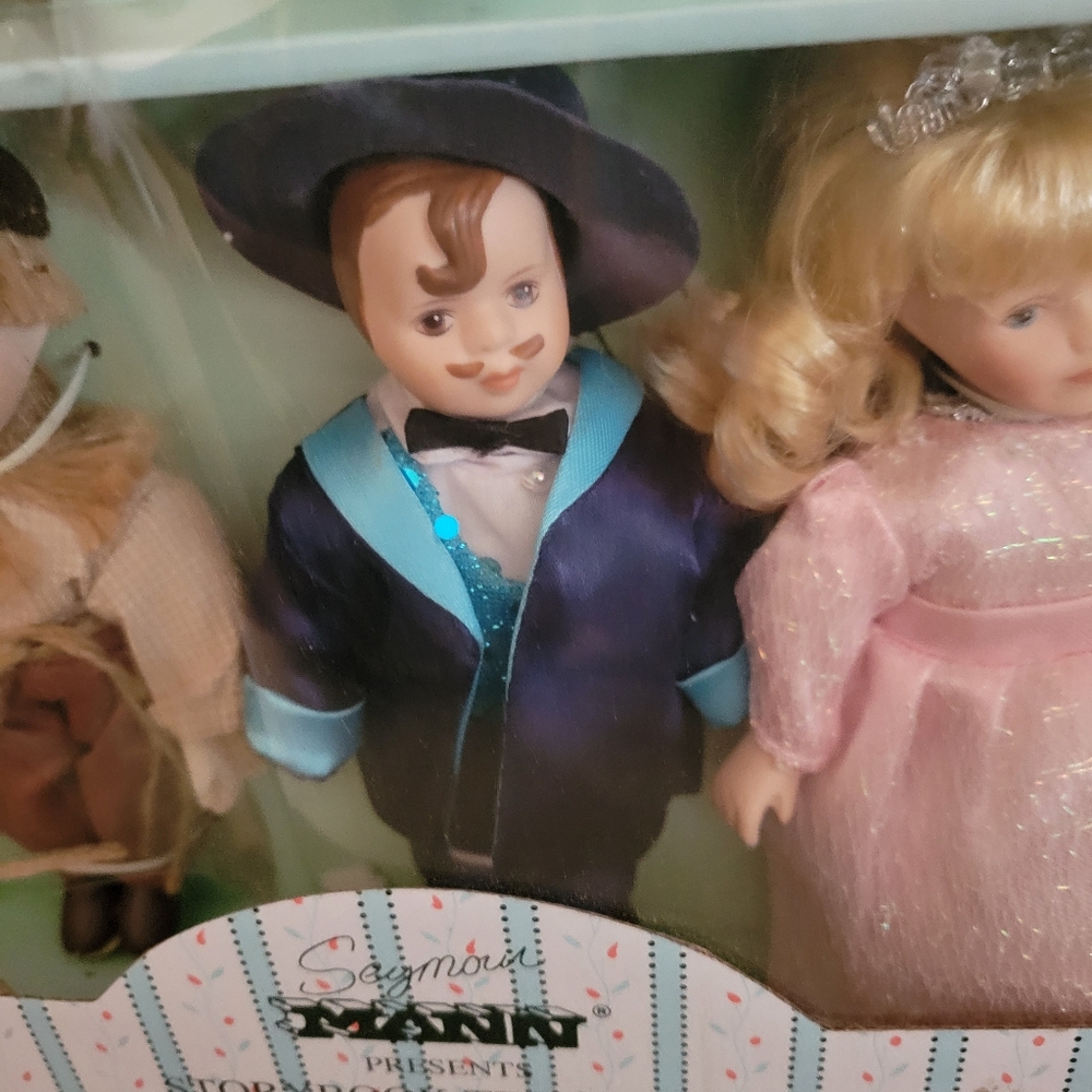 Set of 6 porcelain doll ornaments - Picture 5 of 7
